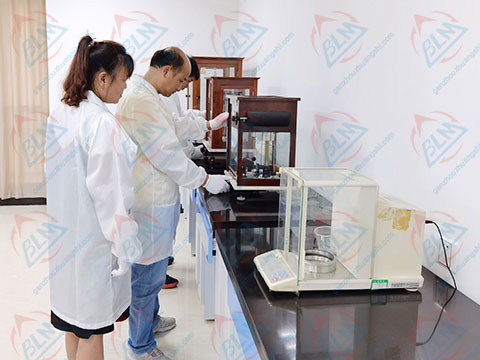 制造业仪器检定图片